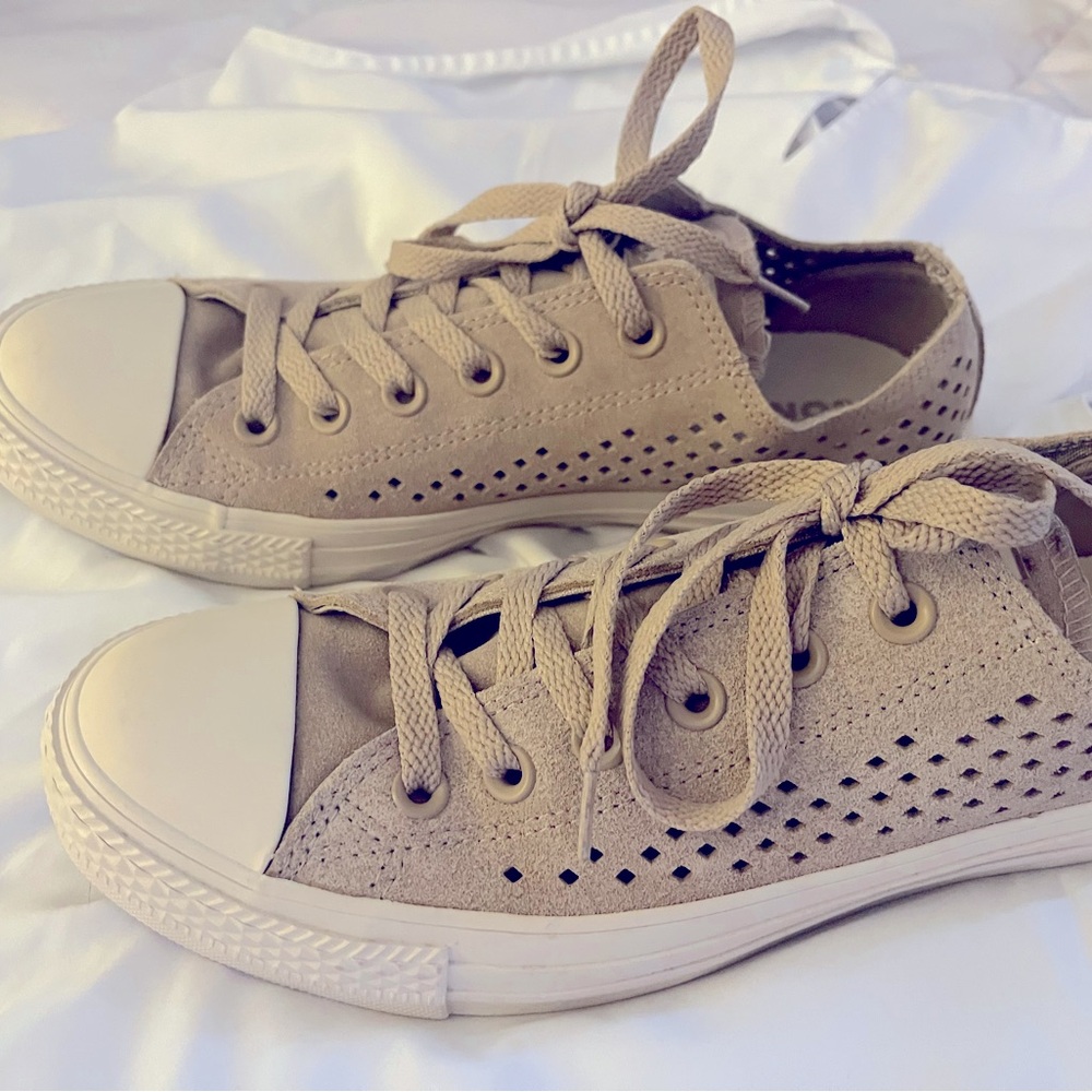 Converse shade sneakers. Size 9
